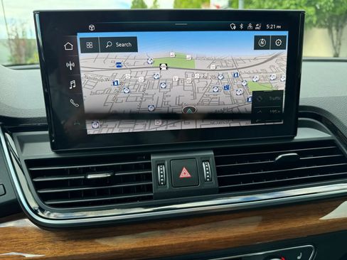 Used 2022 Audi Q5 e Premium Plus w/ Premium Plus Package AWD/4WD image 36