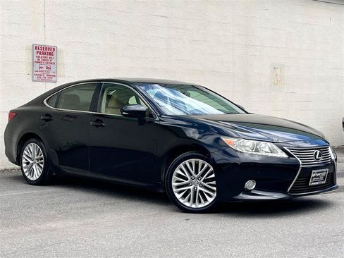 Used 2013 Lexus ES 350 w/ Ultra Luxury Pkg FWD image 3