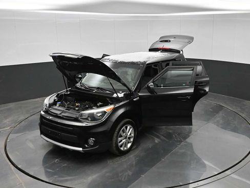Used 2017 Kia Soul + image 37