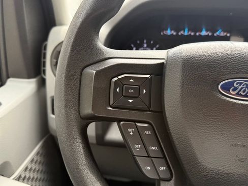 Used 2023 Ford E-450 and Econoline 450 Super Duty w/ Power Windows & Locks Group RWD image 17