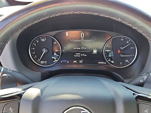 Used 2024 Buick Enclave Premium image 13