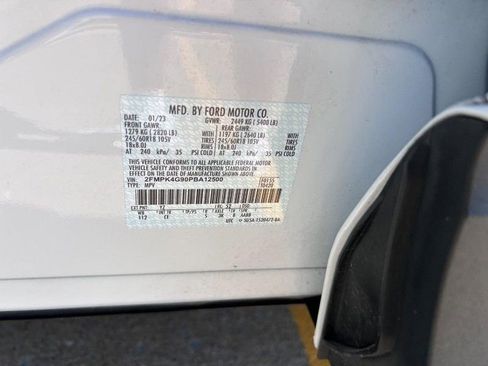 Used 2023 Ford Edge SE image 21