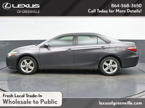 Used 2015 Toyota Camry LE image 5
