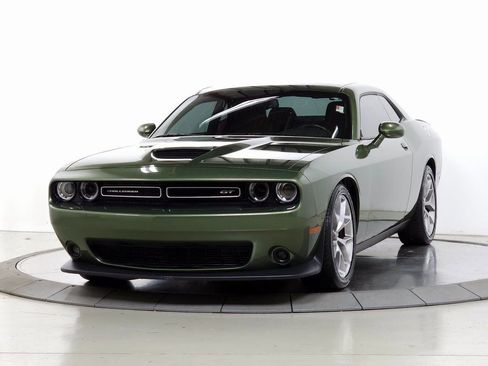 Used 2022 Dodge Challenger GT image 3
