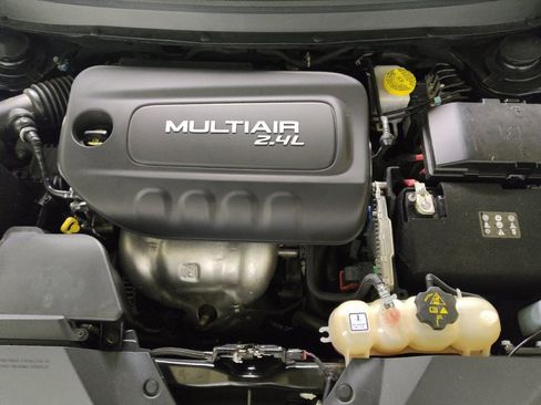 Used 2019 Jeep Cherokee Latitude w/ Popular Appearance Group FWD image 30