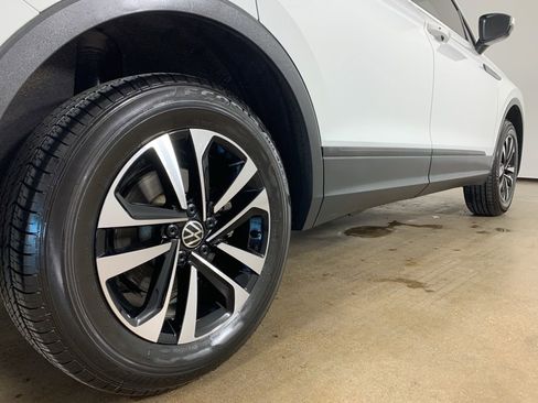 Used 2023 Volkswagen Tiguan S image 9