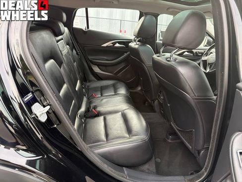 Used 2018 INFINITI QX30 Premium w/ Navigation Package AWD/4WD image 16