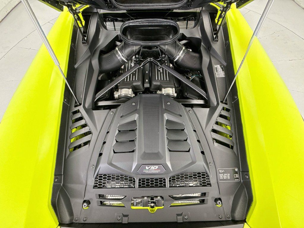 Used 2024 Lamborghini Huracan Sterrato AWD/4WD image 25