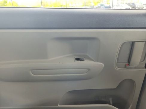 Used 2020 Kia Sedona L image 16