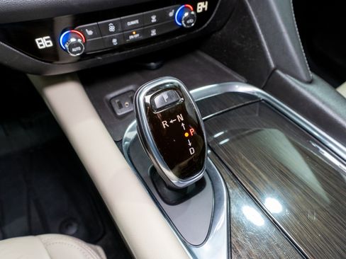 Used 2019 Buick Enclave Essence image 21