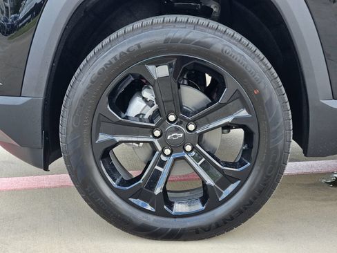 New 2027 Chevrolet Equinox LT w/ Convenience Package II FWD image 12