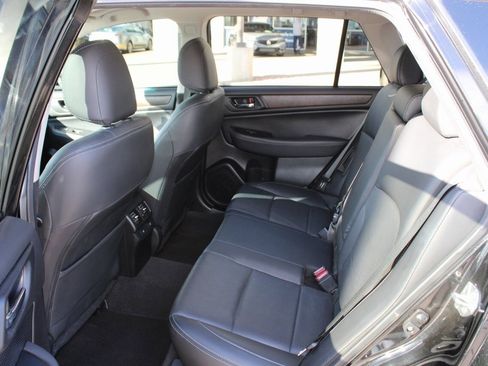 Used 2016 Subaru Outback 2.5i Limited image 11