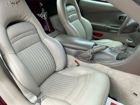 Used 2003 Chevrolet Corvette Convertible 2D w/ Preferred Equipment Group1 image 21