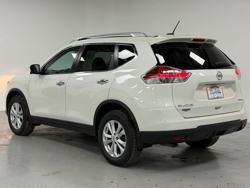 Used 2016 Nissan Rogue SV w/ SV Premium Package image 3
