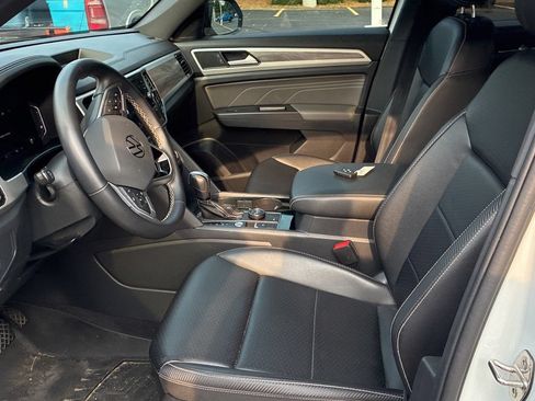 Used 2022 Volkswagen Atlas Cross Sport SE AWD/4WD image 12