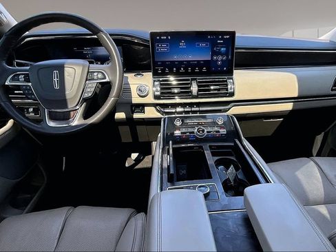 Used 2022 Lincoln Navigator Reserve AWD/4WD image 15
