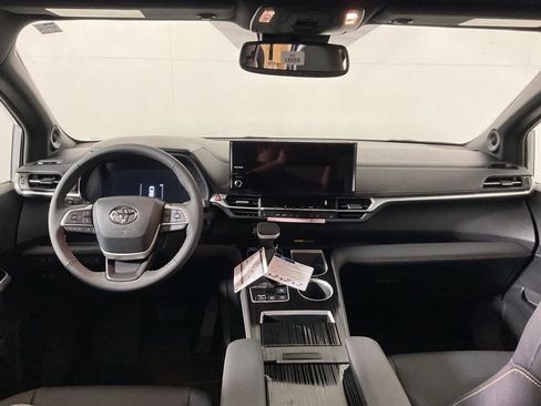 New 2026 Toyota Sienna XLE Woodland Edition image 24