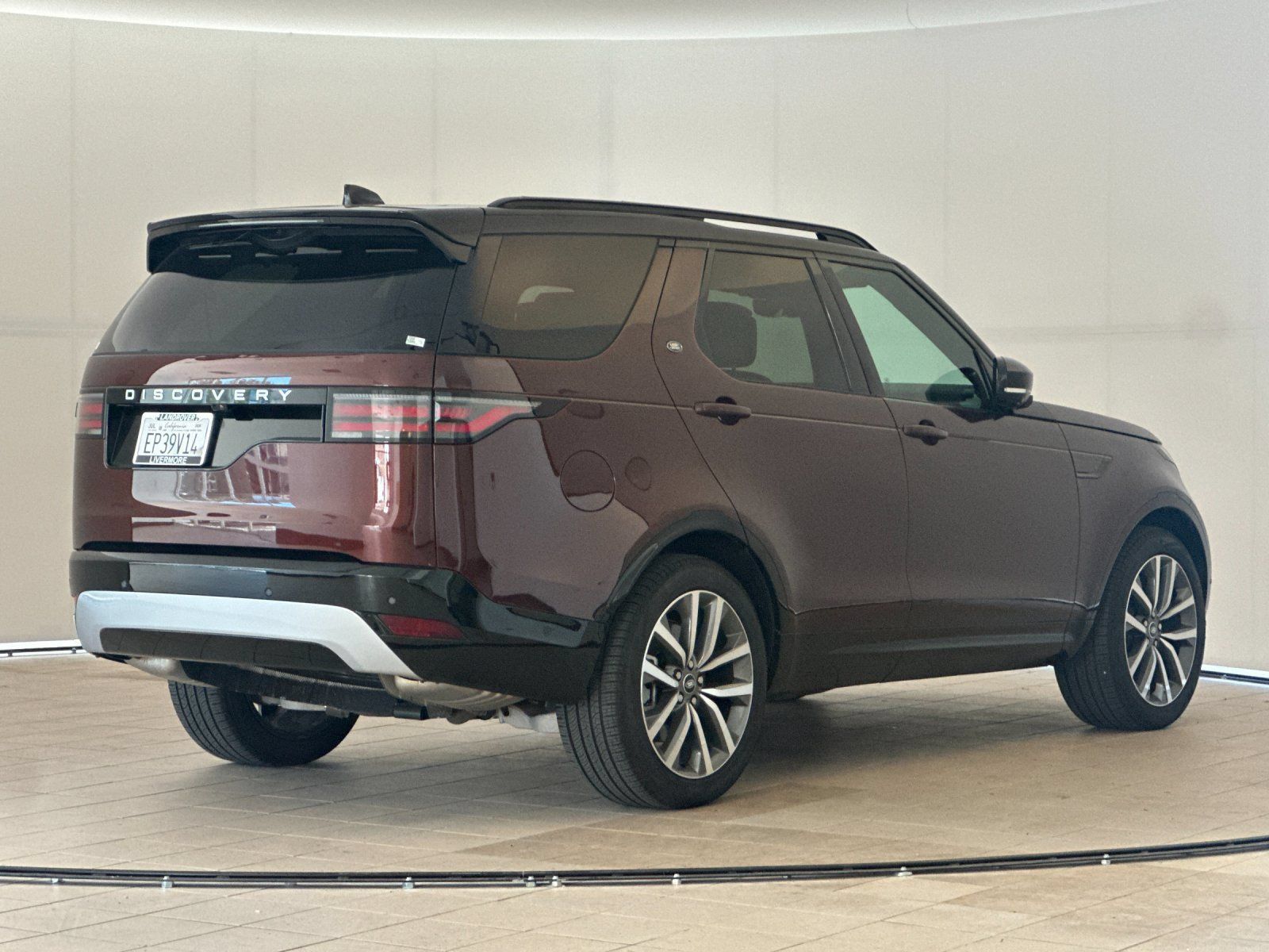 Used 2026 Land Rover Discovery Limited Edition AWD/4WD image 6