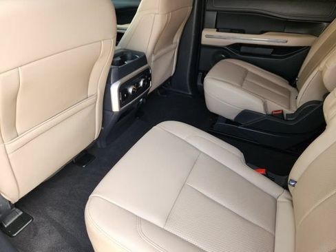 Used 2024 Ford Expedition XLT RWD image 28