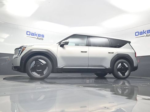 New 2026 Kia EV9 Wind AWD/4WD image 44