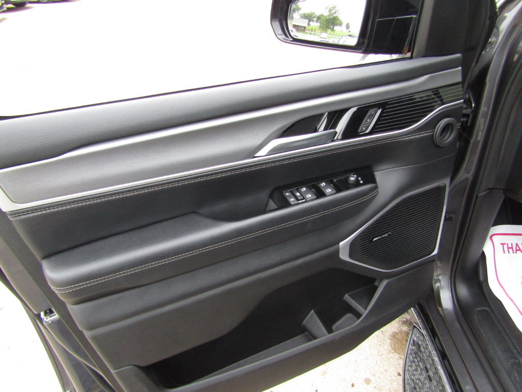Used 2025 Jeep Wagoneer Series II AWD/4WD image 26