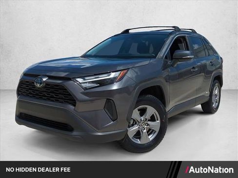 Used 2022 Toyota RAV4 XLE AWD/4WD image 1