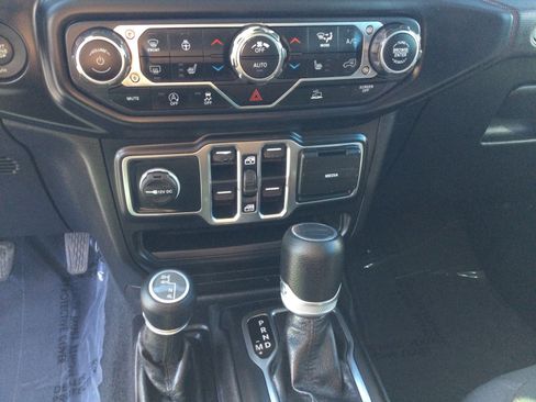 Used 2020 Jeep Gladiator Sport w/ Quick Order Package 24S image 17