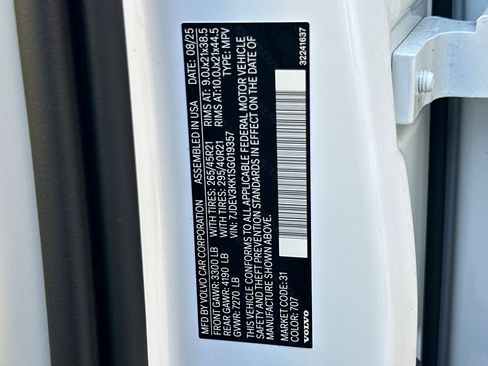 New 2025 Volvo EX90 Plus w/ Protection Package Premier image 32