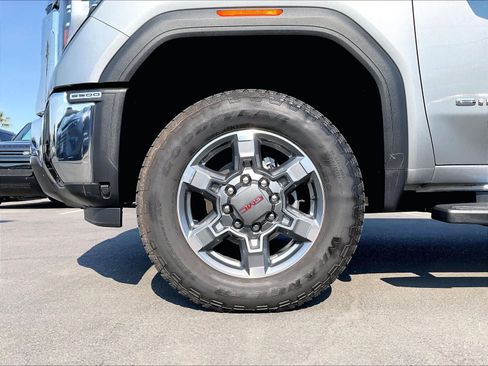 Used 2025 GMC Sierra 2500 SLT AWD/4WD image 12