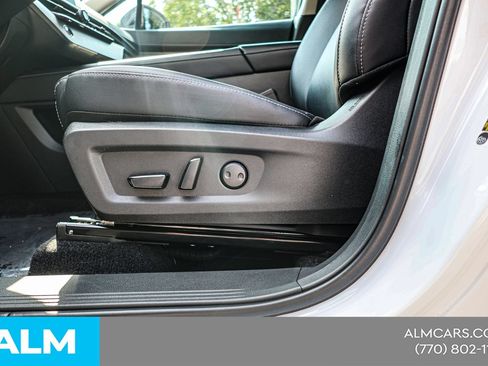Used 2025 Nissan Murano SV FWD image 19
