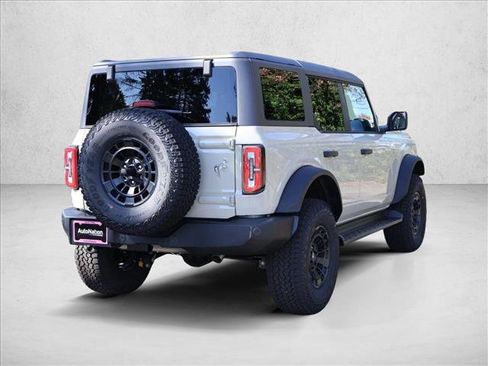 New 2026 Ford Bronco Outer Banks w/ Sasquatch Package AWD/4WD image 2