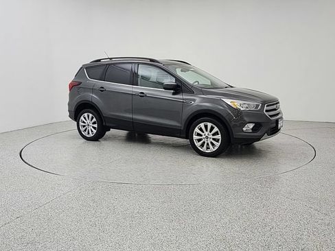 Used 2019 Ford Escape SEL FWD image 3