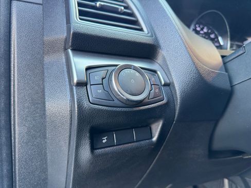 Used 2018 Ford Explorer XLT w/ Equipment Group 202A image 20