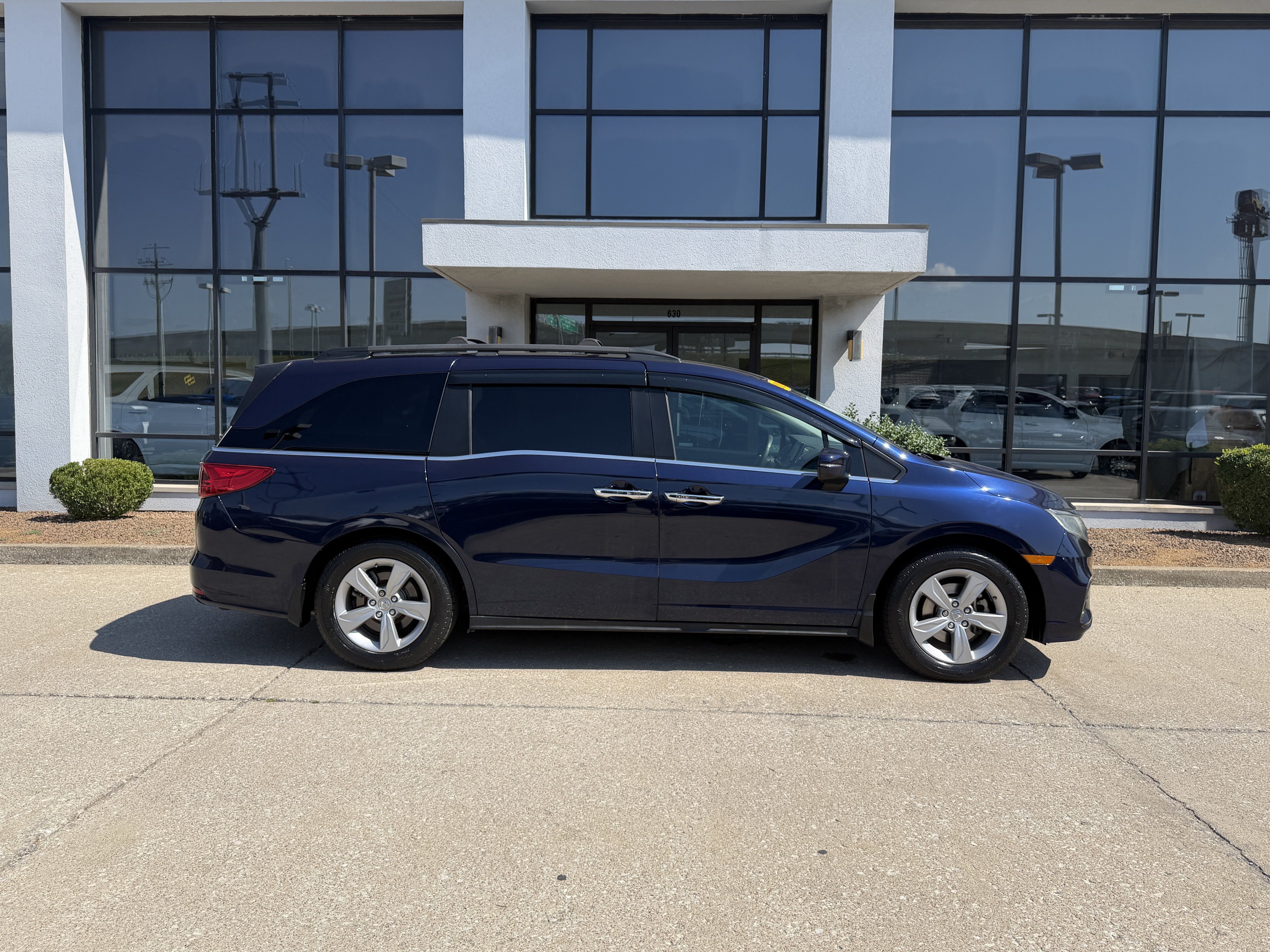 Used 2019 Honda Odyssey EX image 3