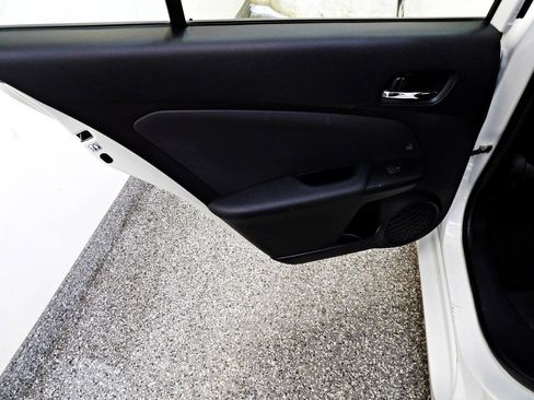 Used 2019 Toyota Prius LE FWD image 9