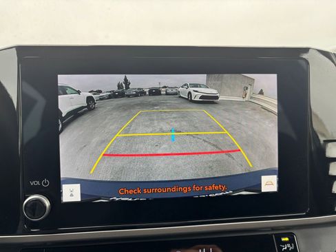 Used 2025 Toyota Camry LE image 17