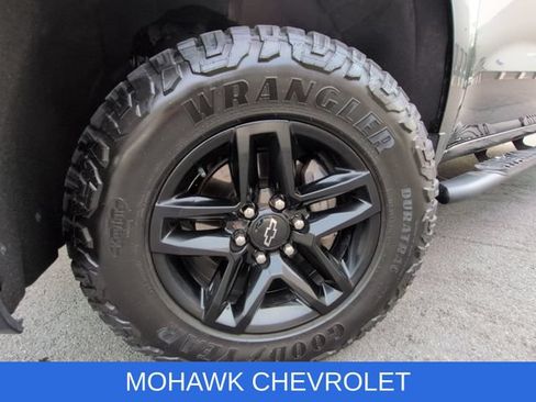 Certified 2021 Chevrolet Silverado 1500 LT Trail Boss w/ Convenience Package II AWD/4WD image 33