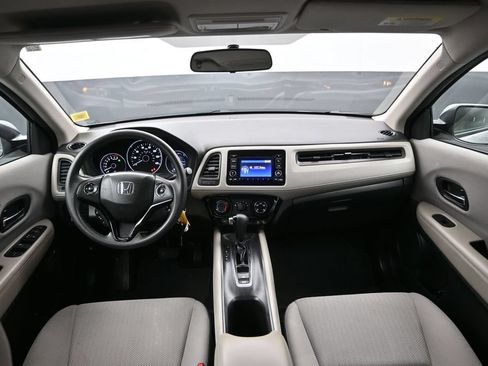 Used 2018 Honda HR-V LX image 10