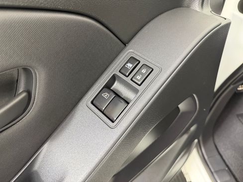 Used 2024 Nissan Frontier S w/ Technology Package AWD/4WD image 13
