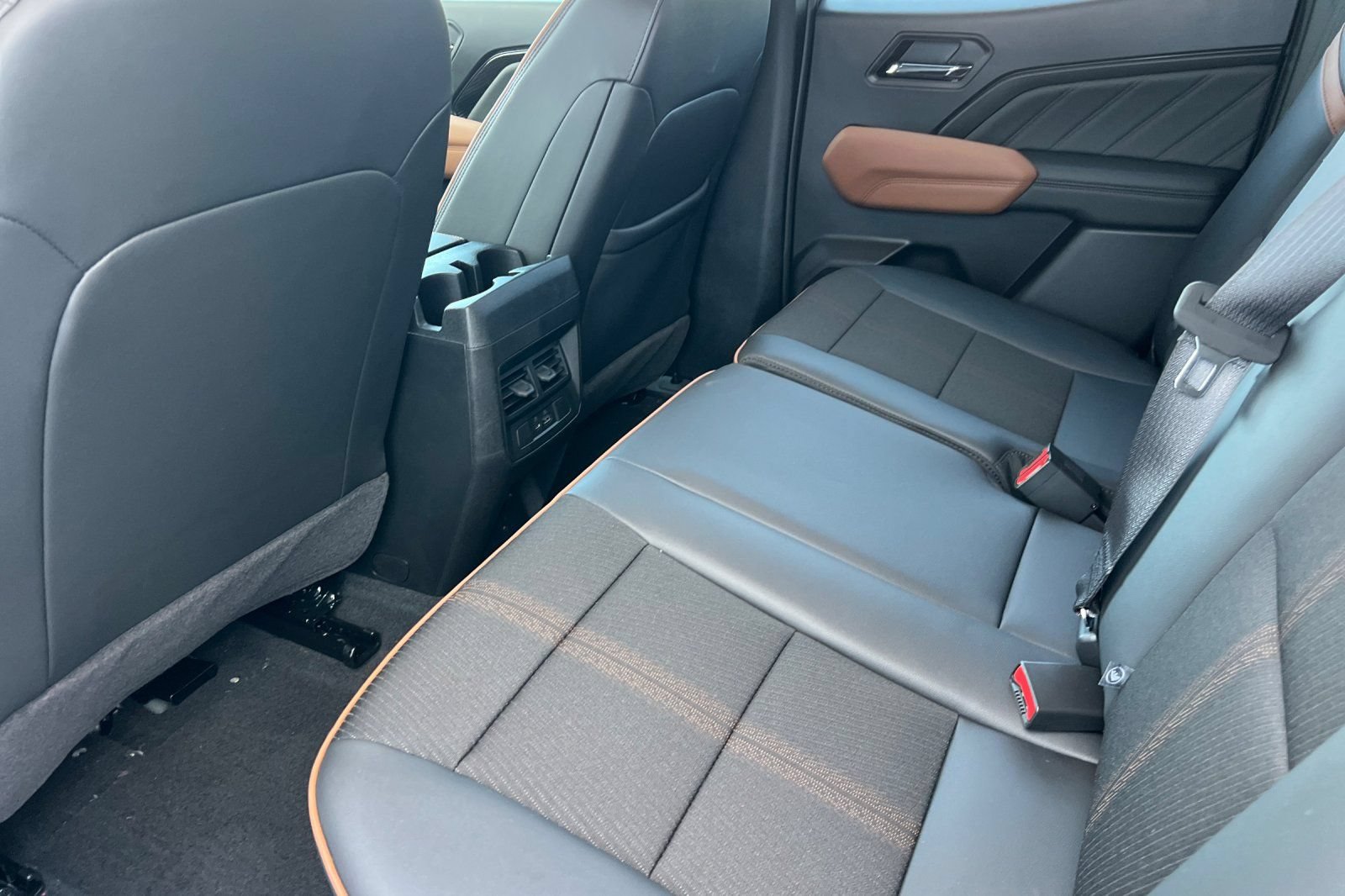New 2026 GMC Canyon AT4 AWD/4WD image 9