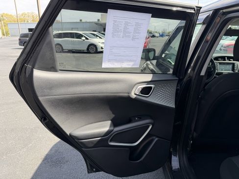 Used 2020 Kia Soul LX image 10