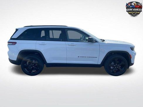 Certified 2023 Jeep Grand Cherokee Limited w/ Black Appearance Package AWD/4WD image 6