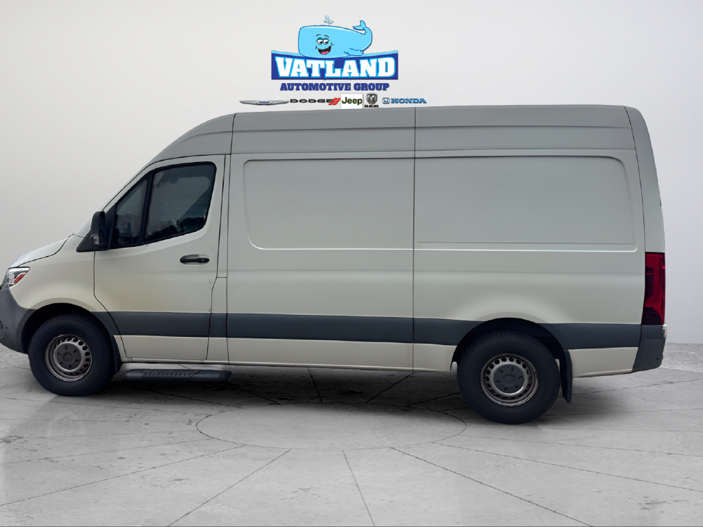 Used 2020 Mercedes-Benz Sprinter 2500 image 2