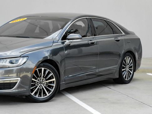 Used 2017 Lincoln MKZ Premiere FWD image 8