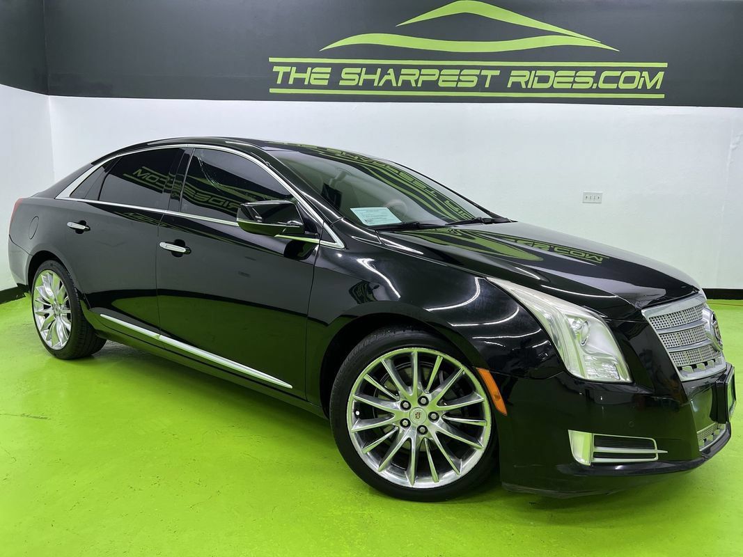 Used 2013 Cadillac XTS Platinum FWD image 1