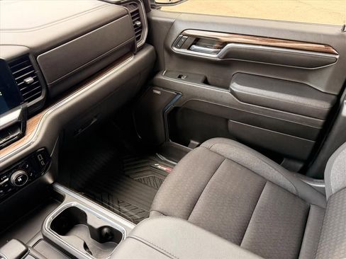 Used 2024 Chevrolet Silverado 1500 LT Trail Boss w/ Convenience Package II image 13