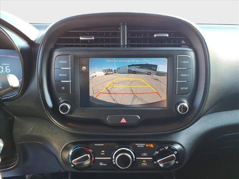 Used 2025 Kia Soul LX w/ LX Technology Package FWD image 25
