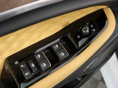 Used 2023 Jeep Grand Cherokee L Summit w/ Advanced Protech Group IV image 18