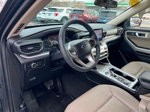 Used 2023 Ford Explorer XLT w/ Equipment Group 202A image 17