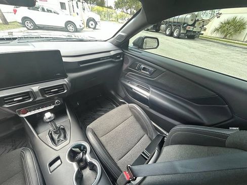 Used 2025 Ford Mustang GT RWD image 11